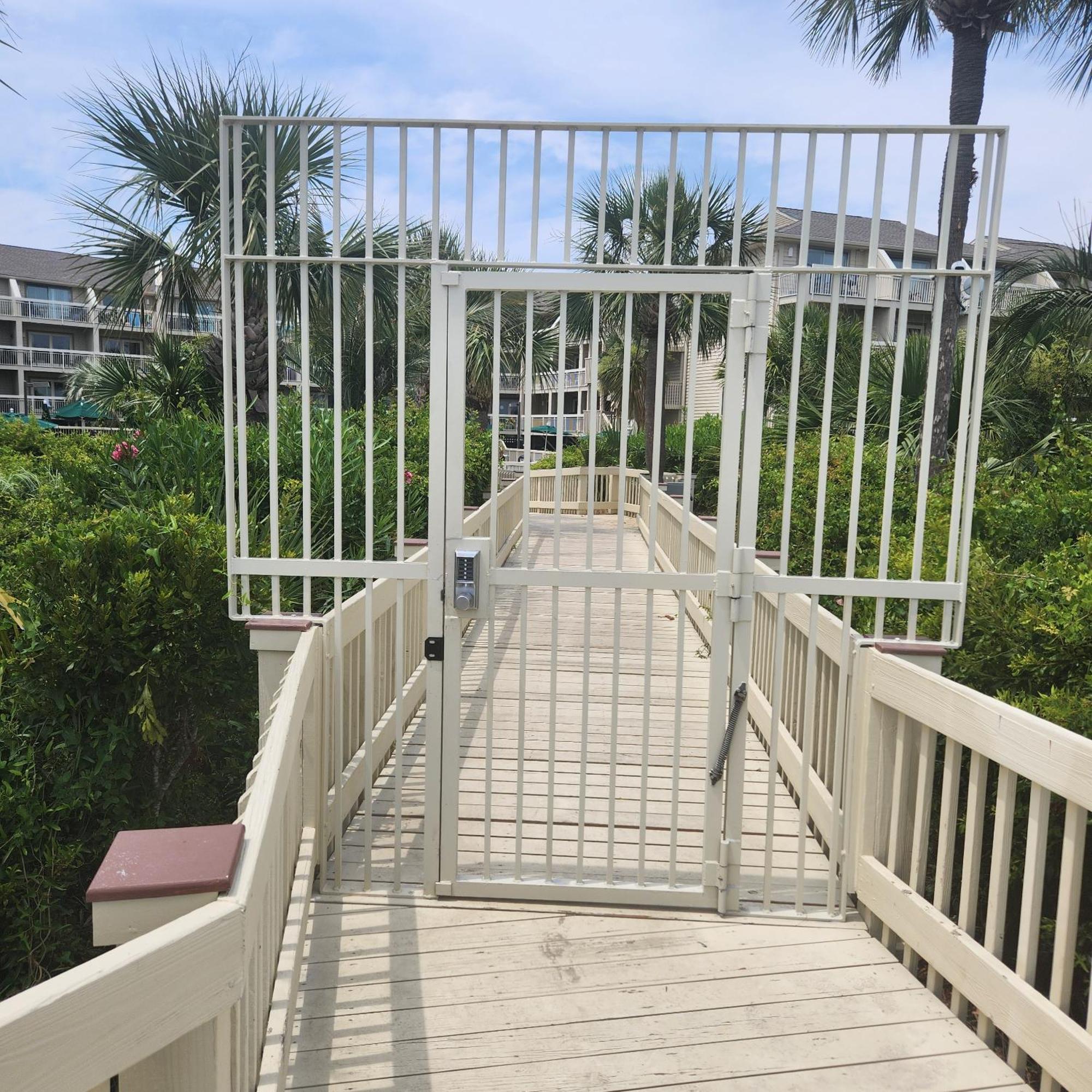The Breakers #220 Beach Condo, Beautiful Ocean View At Coligny Beach, 4 N Forest Beach Drive Hilton Head, Walk To All Shops Restaurants, Renovated Jan 2024, Vacation Rental Hhi Llc Hilton Head Island Rom bilde